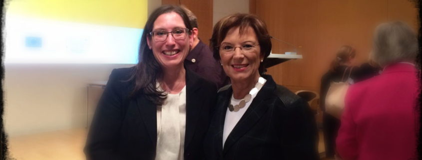 Staatsministerin Emilia Huber und Laura Mueller Best Concept Praemierungsfeier